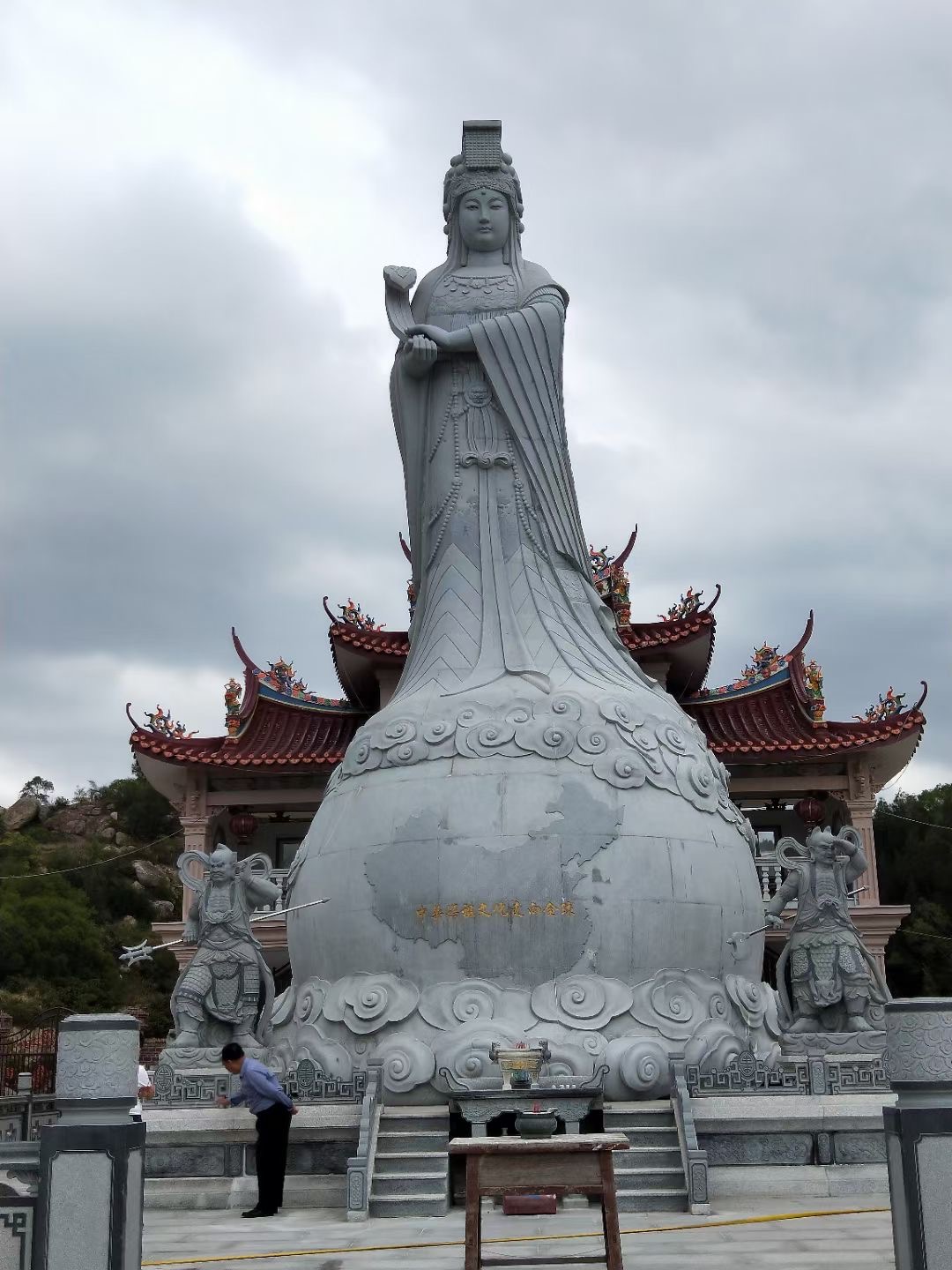 chinese-style figure sculpture