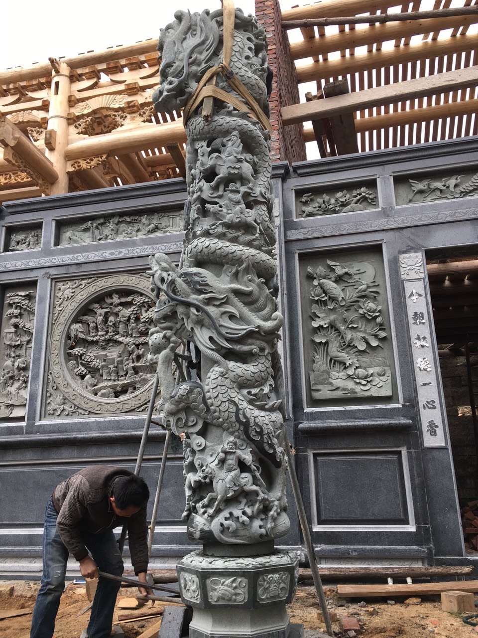 bluestone-dragon-columns-3