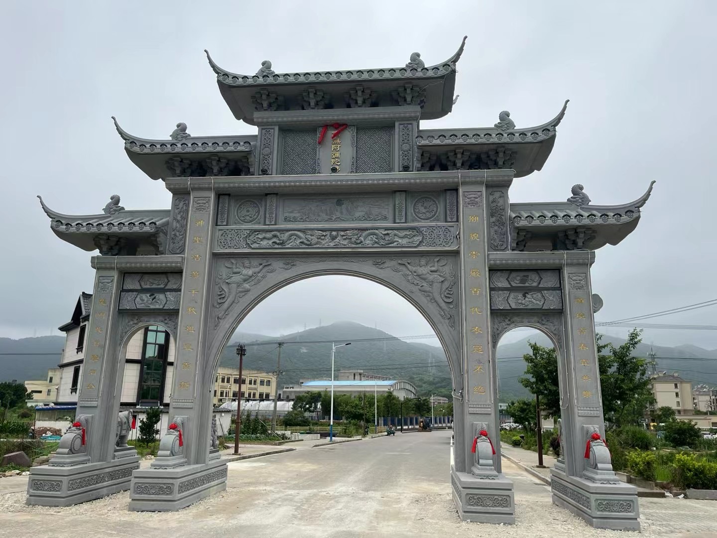 garden rock sculpture - Image 3