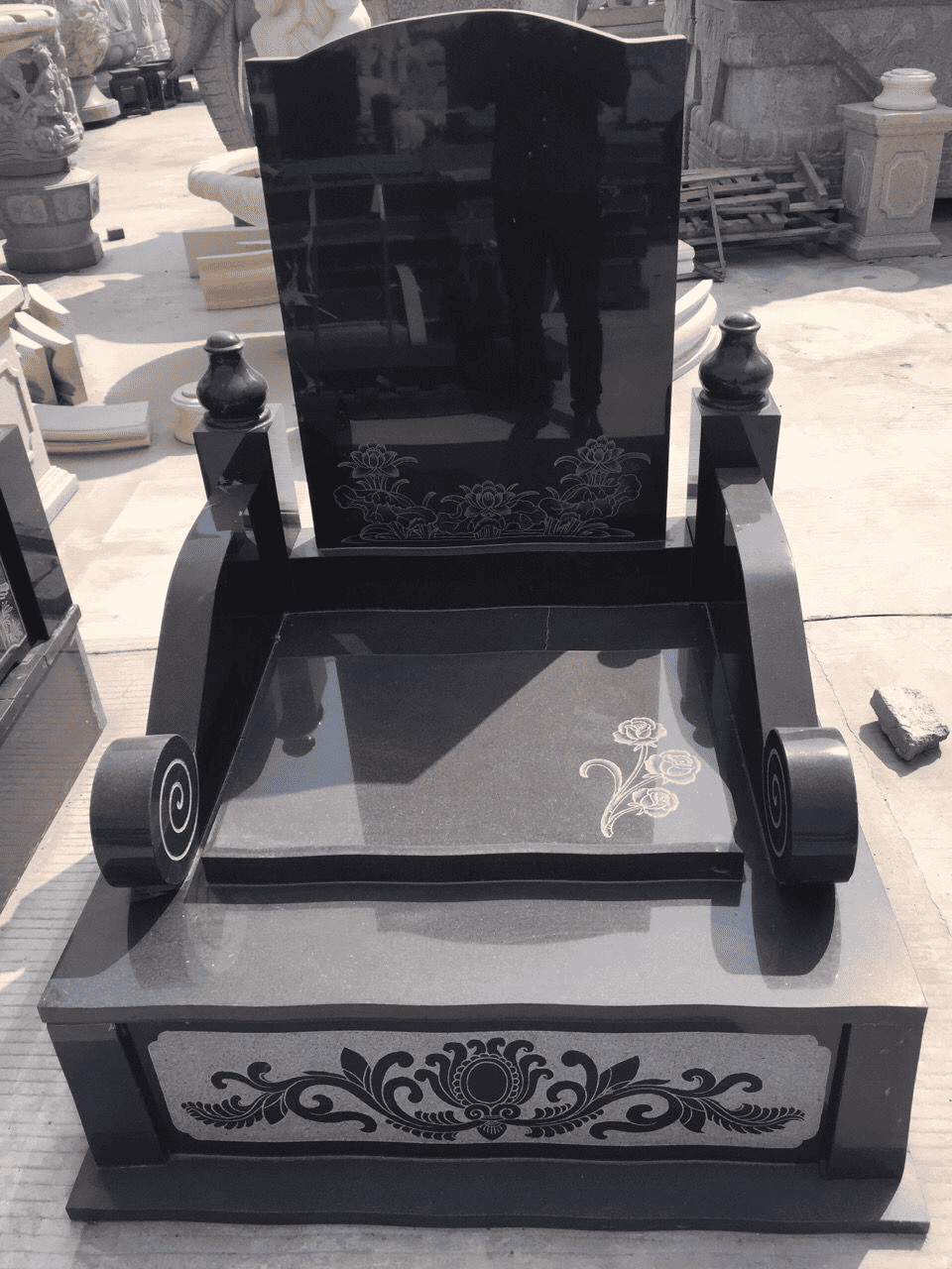 elegant-custom-memorial-monuments-6