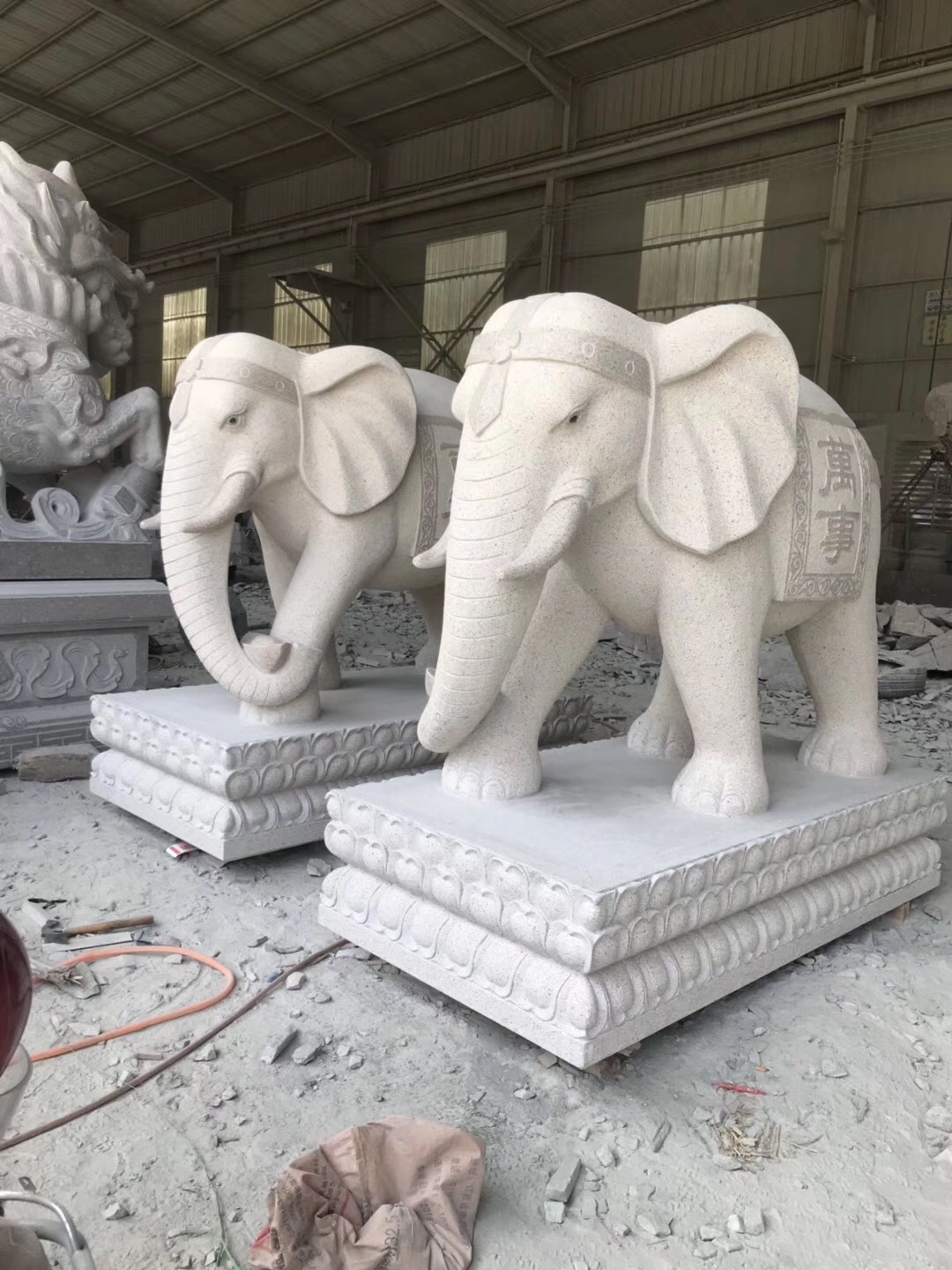 stone-elephant-statues-1