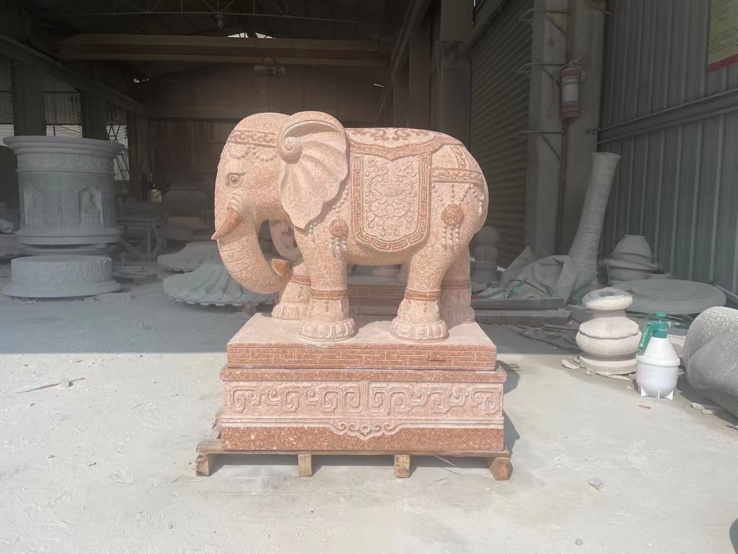 stone-elephant-statues-2