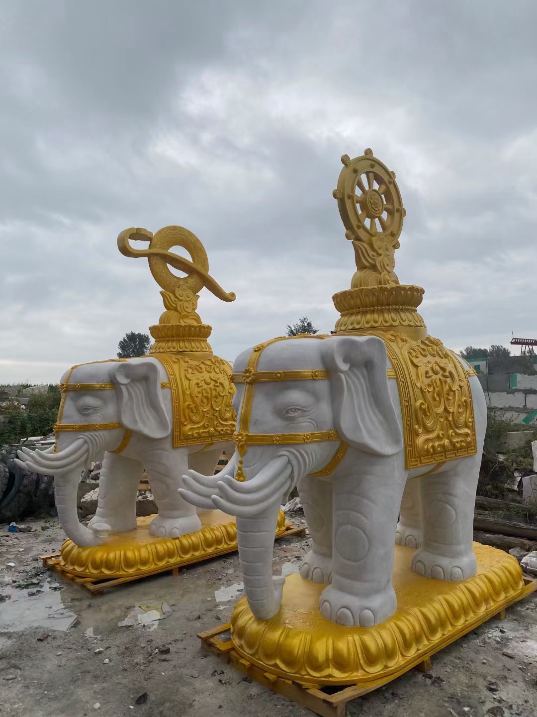 stone-elephant-statues-3